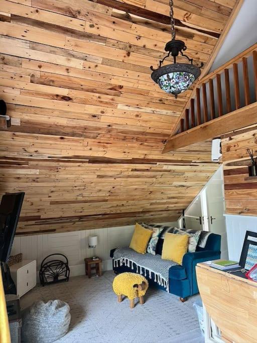 The Shed . A Cosy, Peaceful, 96% Recycled, Chalet. Swansea Exterior foto